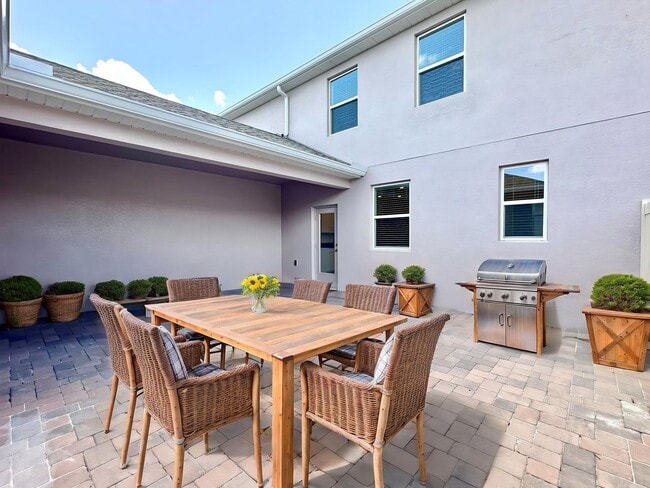 Building Photo - Modern Comfort Meets Community Living in K...