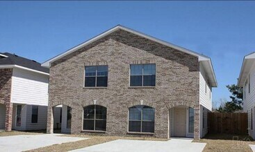 Building Photo - Pine Landing Homes
