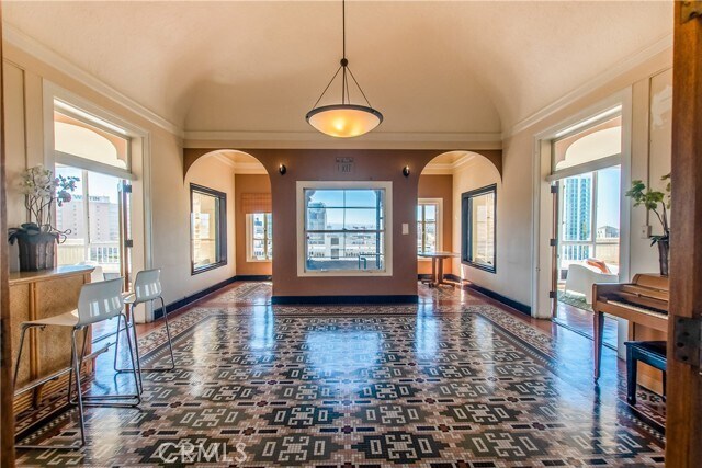 Building Photo - 140 Linden Ave