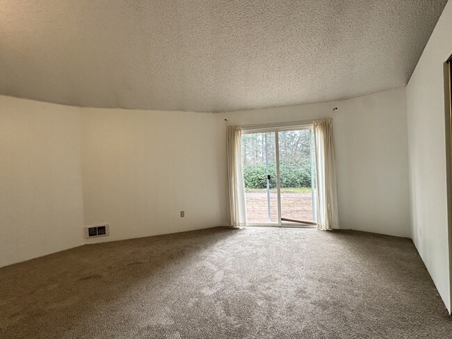 Building Photo - 467 Quinault Ave SE