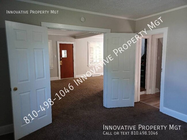 Building Photo - Large 3-4 bedroom home with closed in porch.