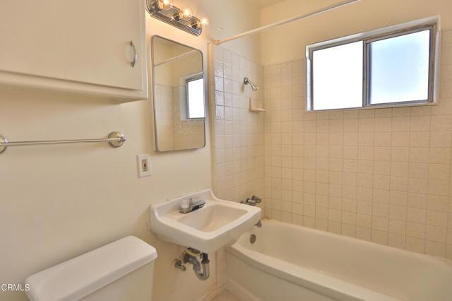 Building Photo - 124 S Olive Ave