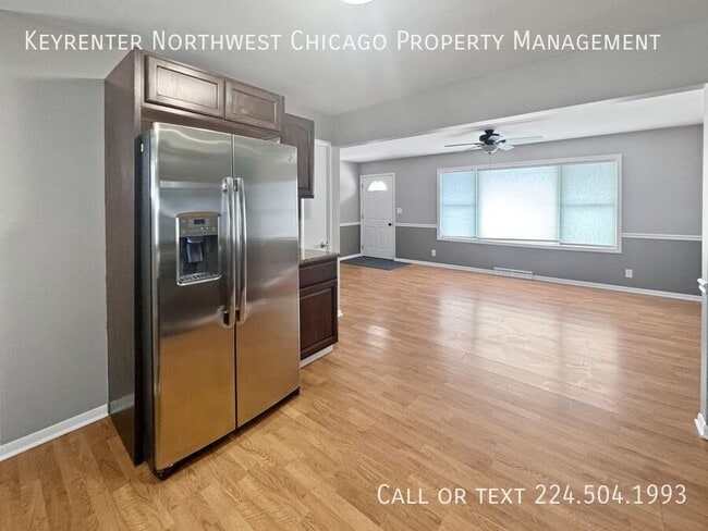 Building Photo - 5411 W Lake Shore Dr