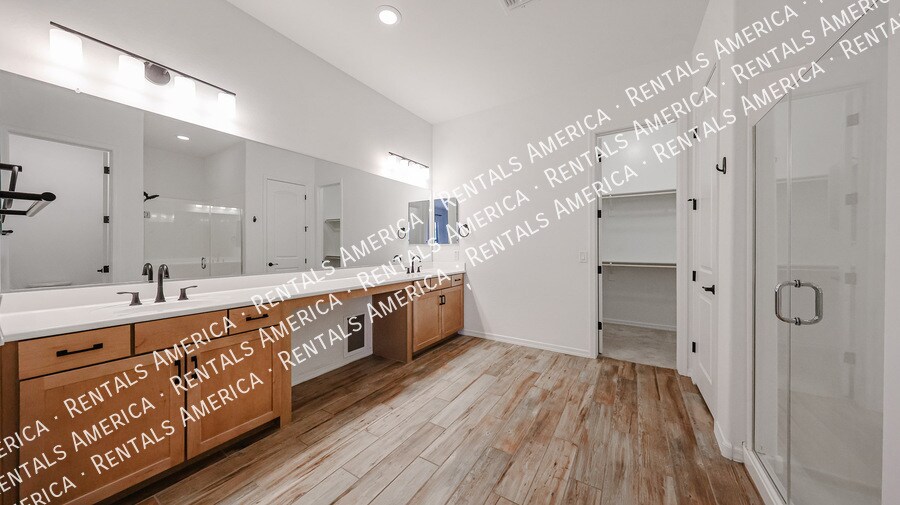 Building Photo - 19060 Rancho Dr