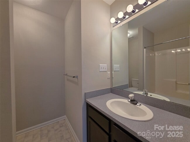 Building Photo - 2107 Lennoxshire Square Ct