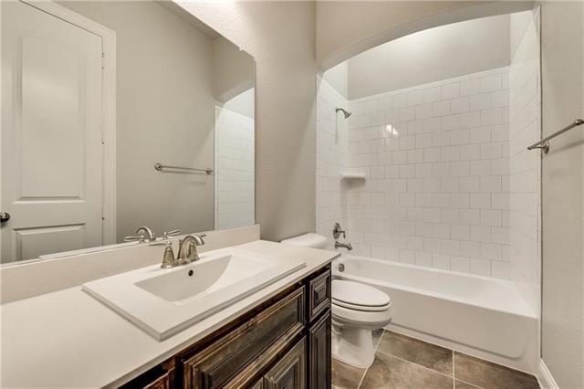 Building Photo - 305 Featherstone Dr