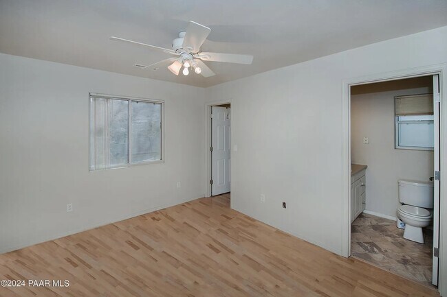 Building Photo - 1455 N Steuer Dr