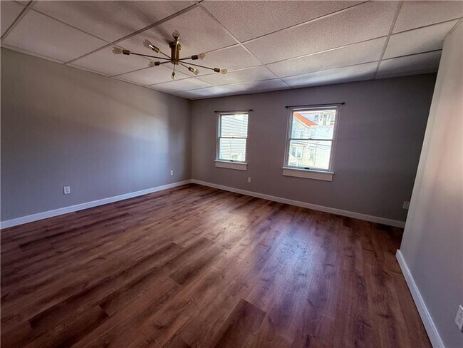 Building Photo - 32 Cherry St