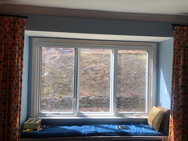 Dining Bay window - 1 Drummer Boy Way