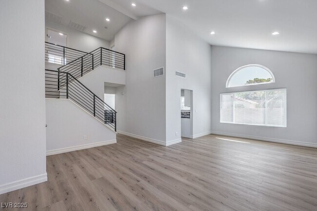 Building Photo - 8312 Huxley St
