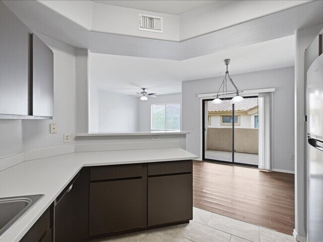 Building Photo - Charming 1 Bed / 1 Bath with Resort-Style Amenities!