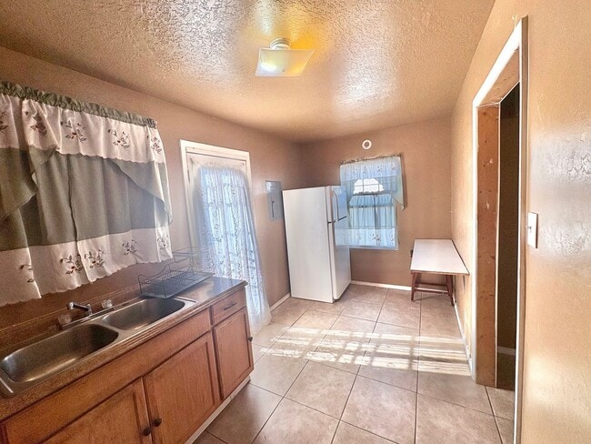 Building Photo - 505 W Polk Ave