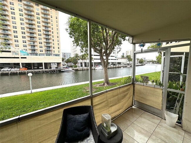 Building Photo - 450 Paradise Isle Blvd