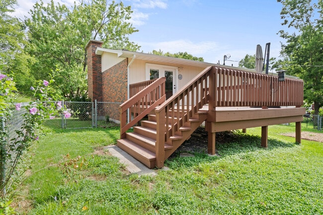 Building Photo - 1305 Jake Ln