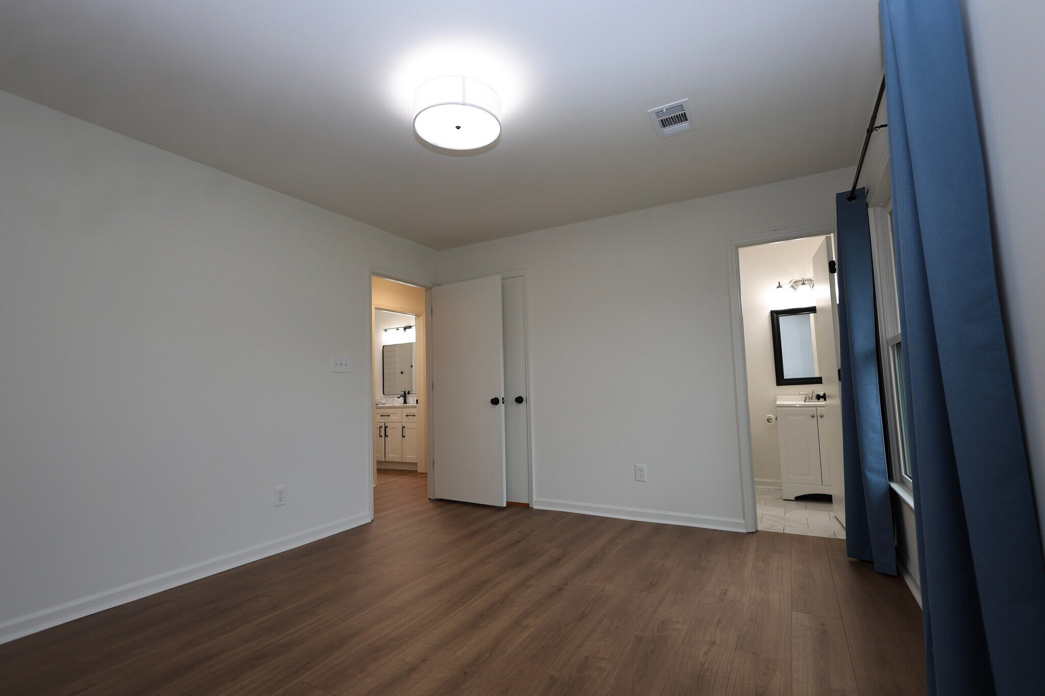 view to master bath & hallway - 1685 Bald Ridge Marina Rd