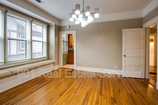 Building Photo - 1552 Forest Ave