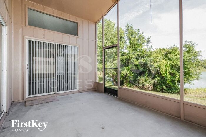 Building Photo - 1830 Lakepoint Dr