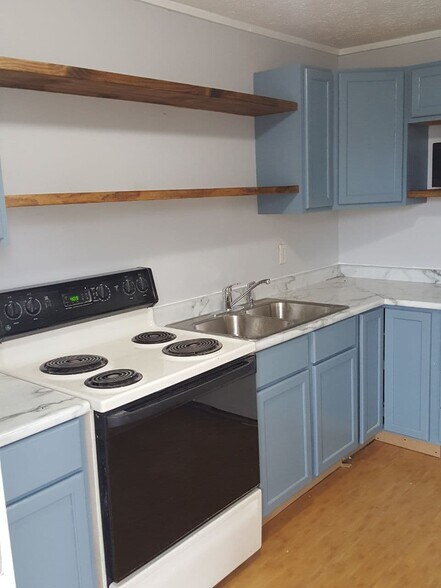 Kitchen - 220 N Blair St