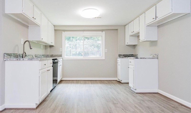 Basement Kitchen - 5104 Northumberland Rd