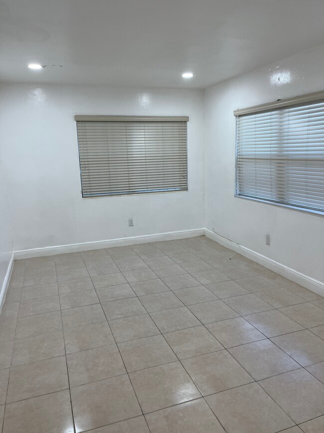 Building Photo - 739 NW 53rd St