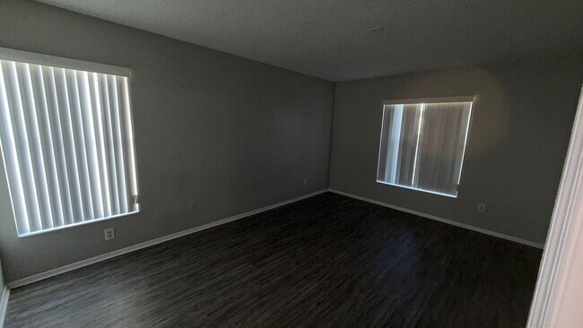 Building Photo - NICE HOME