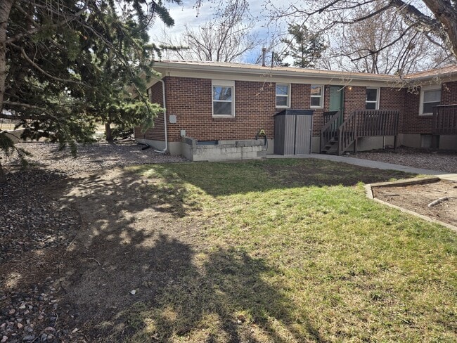 Building Photo - 3820 Meadow Ln