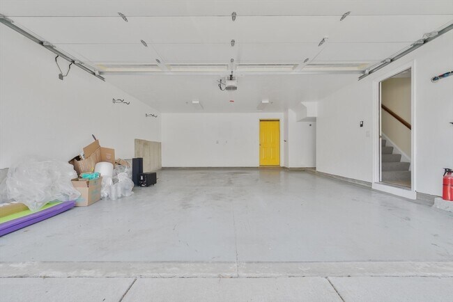 Building Photo - 1284 County St