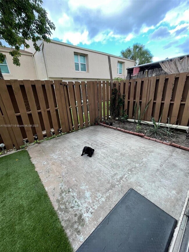 Building Photo - 8237 NW 8th Ct