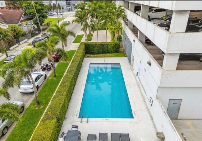 Building Photo - 36 NW 6th Ave