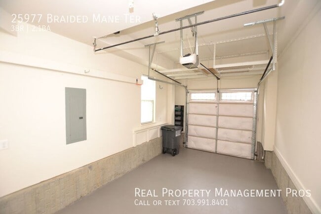 Building Photo - 25977 Braided Mane Terrace