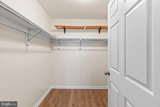 Building Photo - 614 Benson St