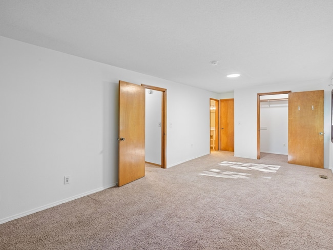 Building Photo - 1107 Meadowview Ct