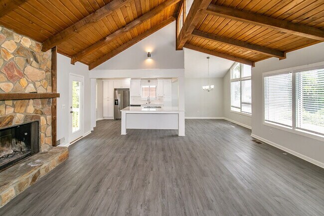 Building Photo - 3941 Kensington Dr