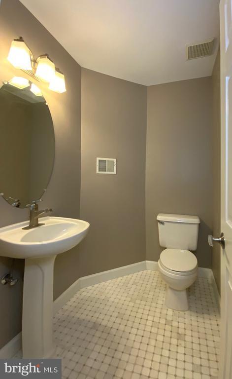 Building Photo - 5722 Governors Pond Cir