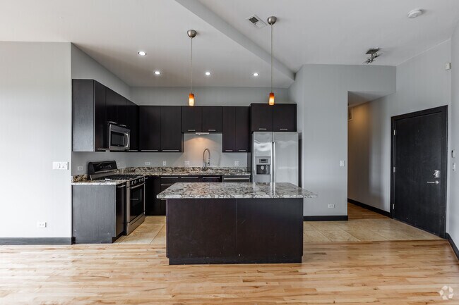 Building Photo - 2319 N Damen Ave