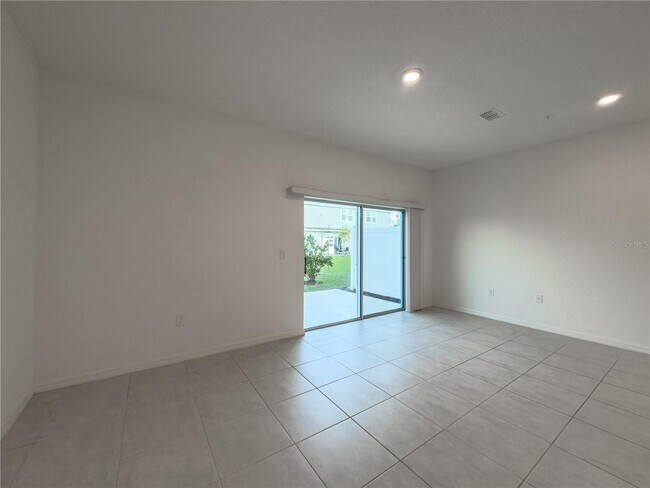 Building Photo - 5060 Spangle Dr