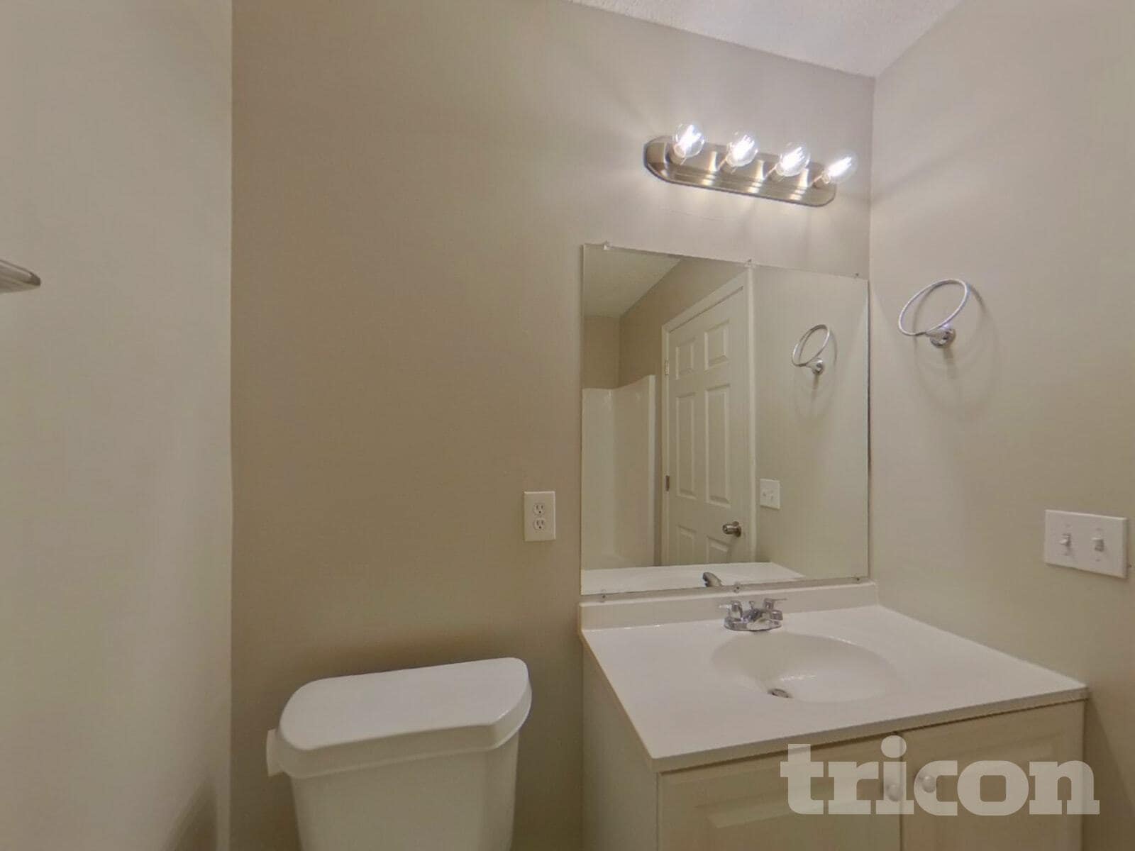 Building Photo - 5 High Glen Ct