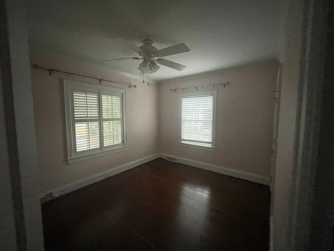 Building Photo - 2610 Providence Rd