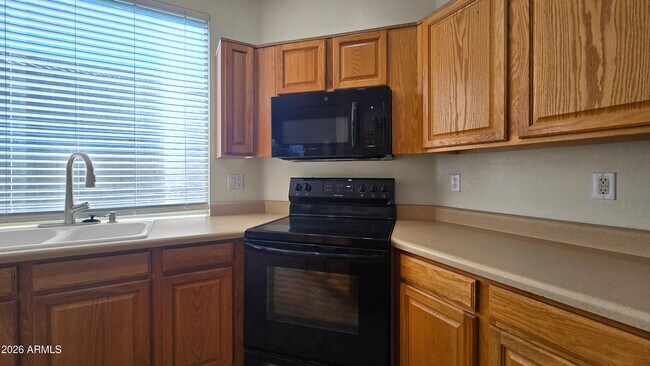 Building Photo - 18651 W Sunrise Dr