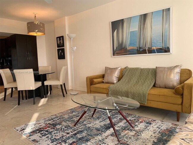 Building Photo - 100 Lincoln Rd