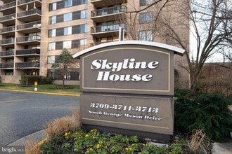 Building Photo - 3709 S George Mason Dr