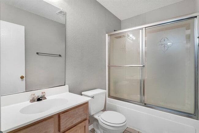 Building Photo - 8105 Flowertree Dr