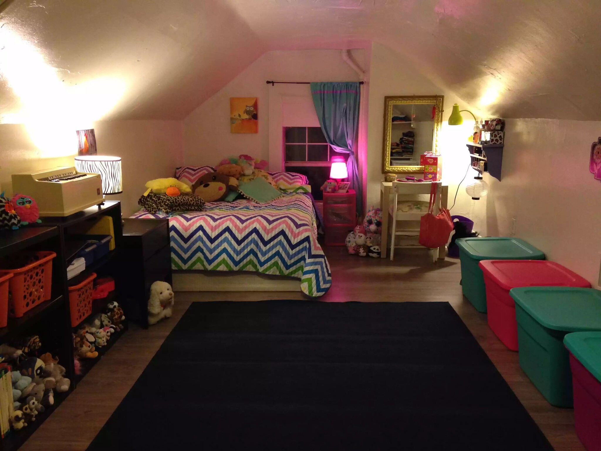 Primary Bedroom - 353 Grace St