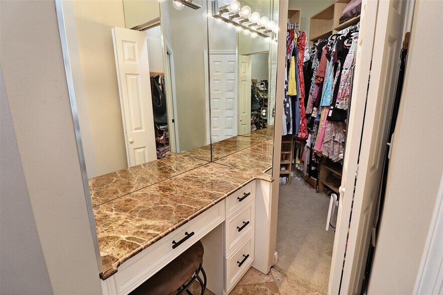 Building Photo - 6430 NW 98th Ln