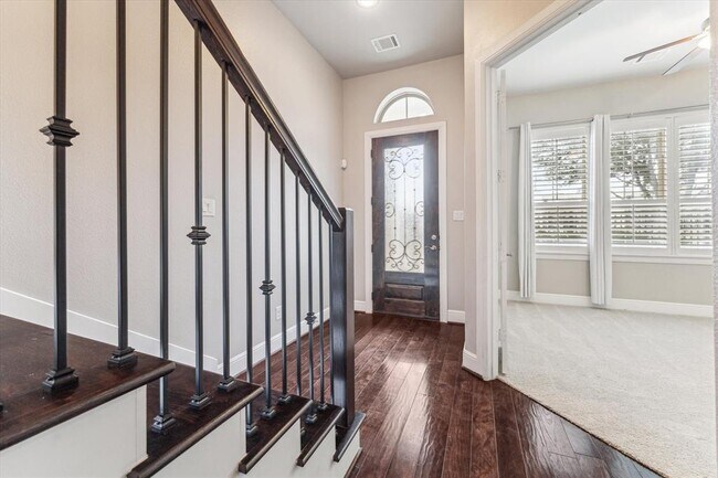 Building Photo - 4013 Lillian St