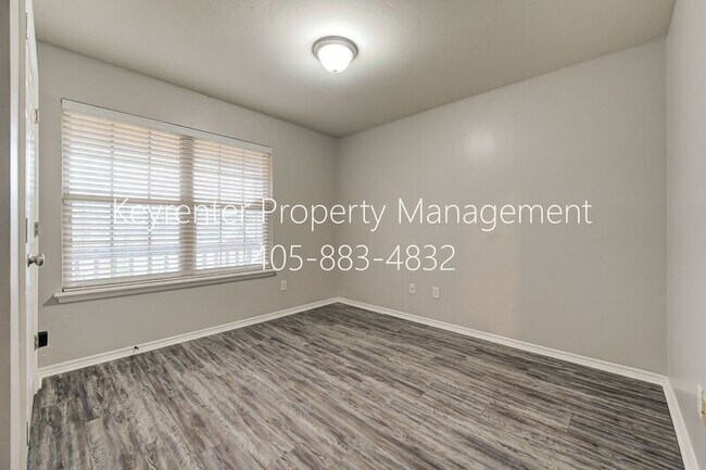 Building Photo - 13313 SW 2nd Terrace