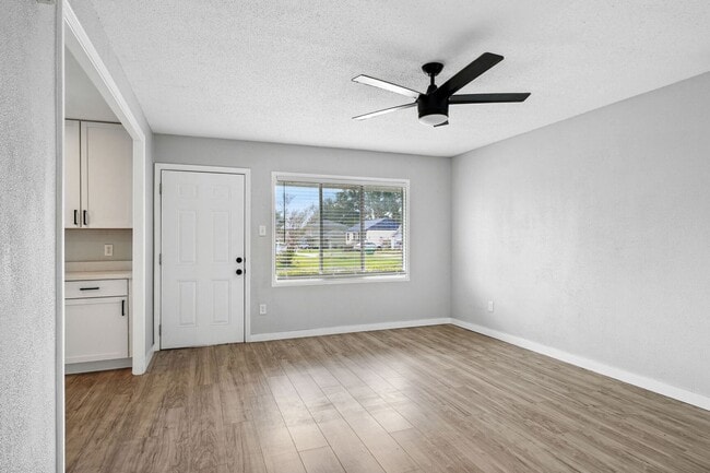 Building Photo - 428 Ruth Dr