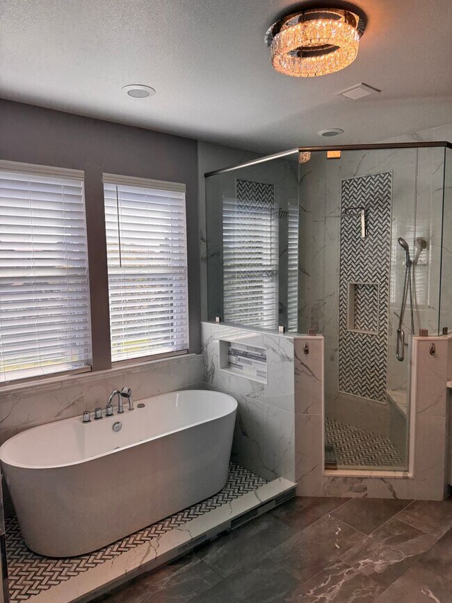 Building Photo - Beautiful single family home