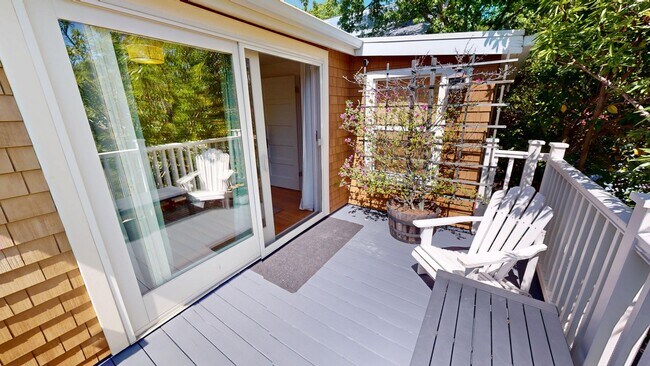 Building Photo - Downtown San Anselmo Updated 4x3 + aupair ...