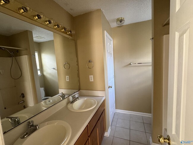 Building Photo - 247 Postwood Ct